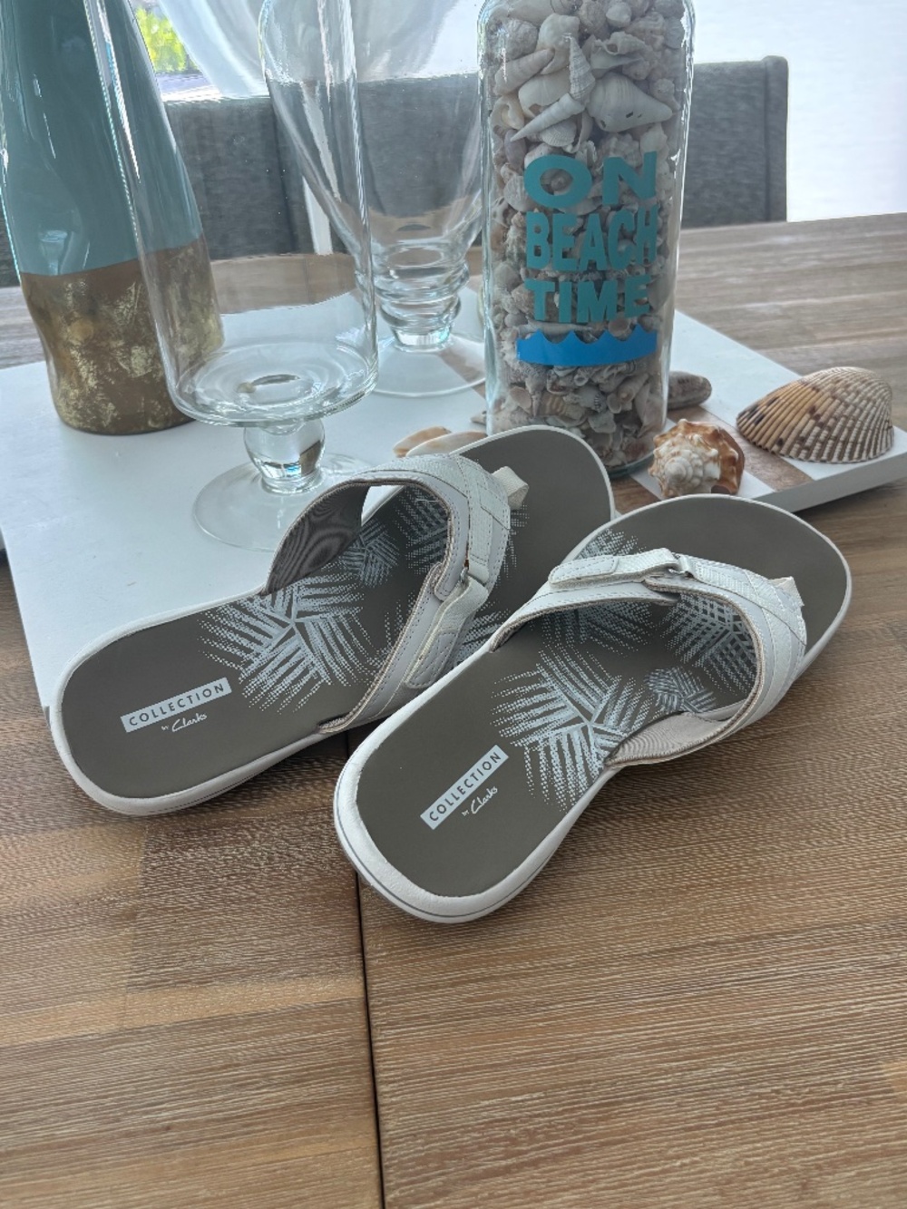 Clark’s Cloudsteppers White Sandals Sz 8